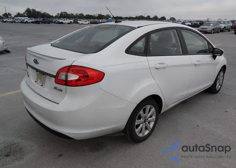 2013 Ford Fiesta Se z USA, uszkodzony, nr VIN 3FADP4BJ9DM220093